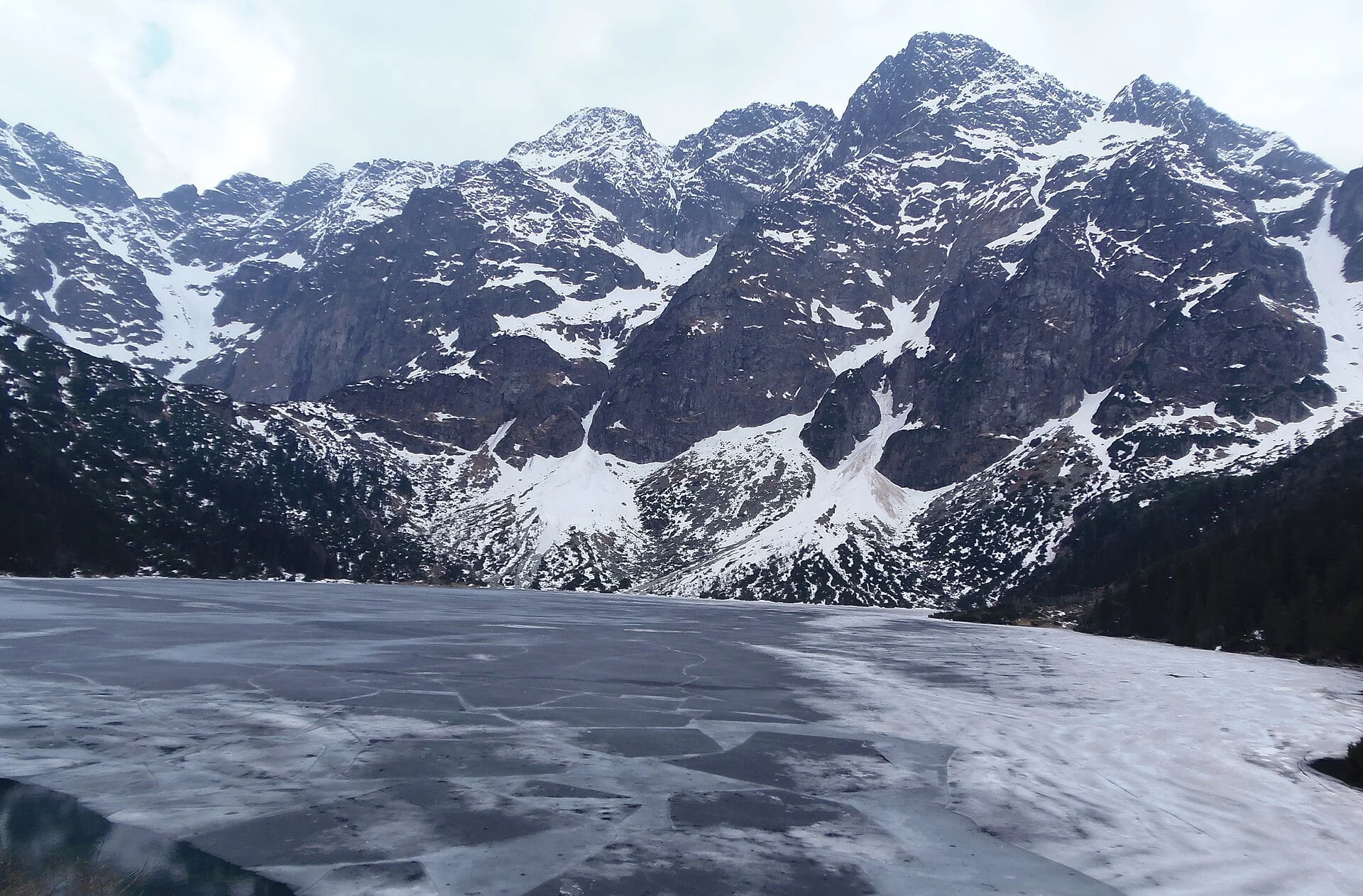 Morskie Oko ze szlaku przez Świstówkę Roztocką do Doliny Pięciu Stawów Polskich