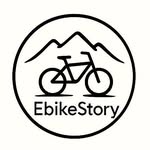 Logo marki EbikeStory z ilustracją roweru i gór w tle.
